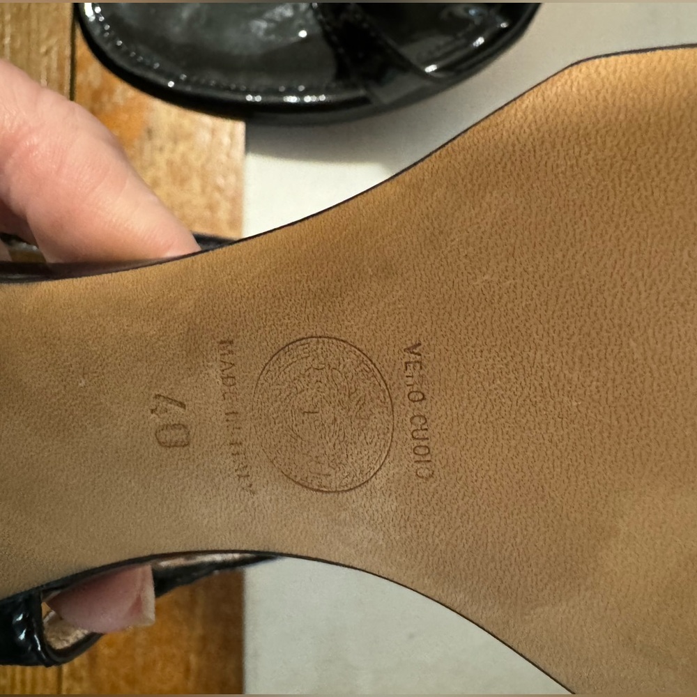 Versace heels like new with box black/rhinestones - Picture 6 of 13